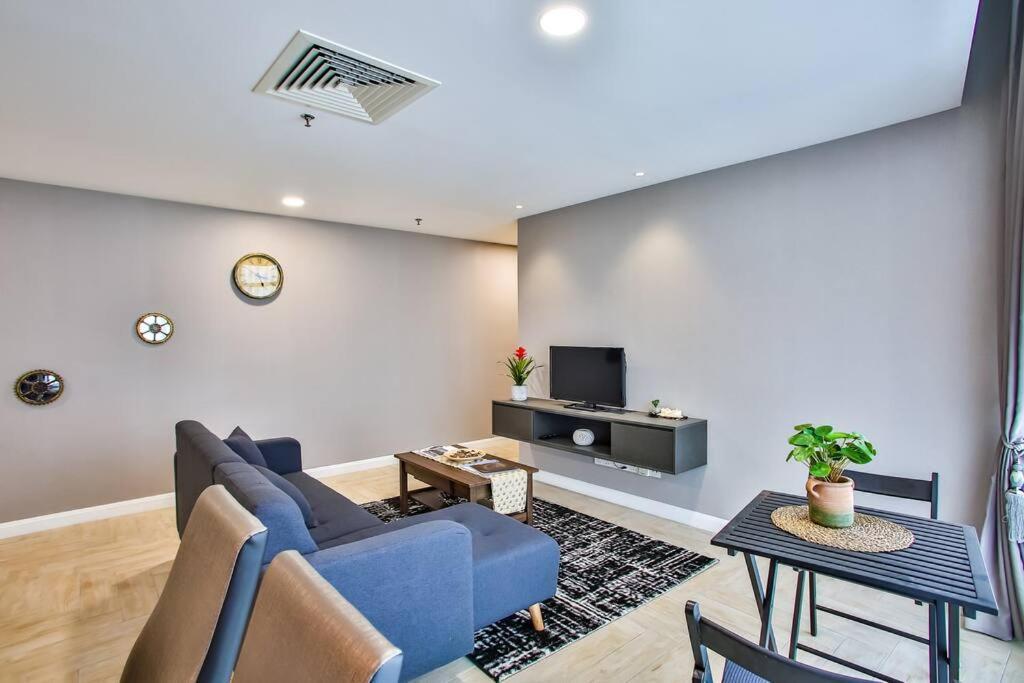 Comfy 2-bedroom With Large Balcony By Shamori Near The Curve, One Utama, Ikea Damansara Apartment
